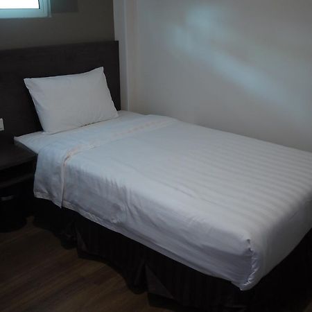 Kl Hotel Labuan Zewnętrze zdjęcie