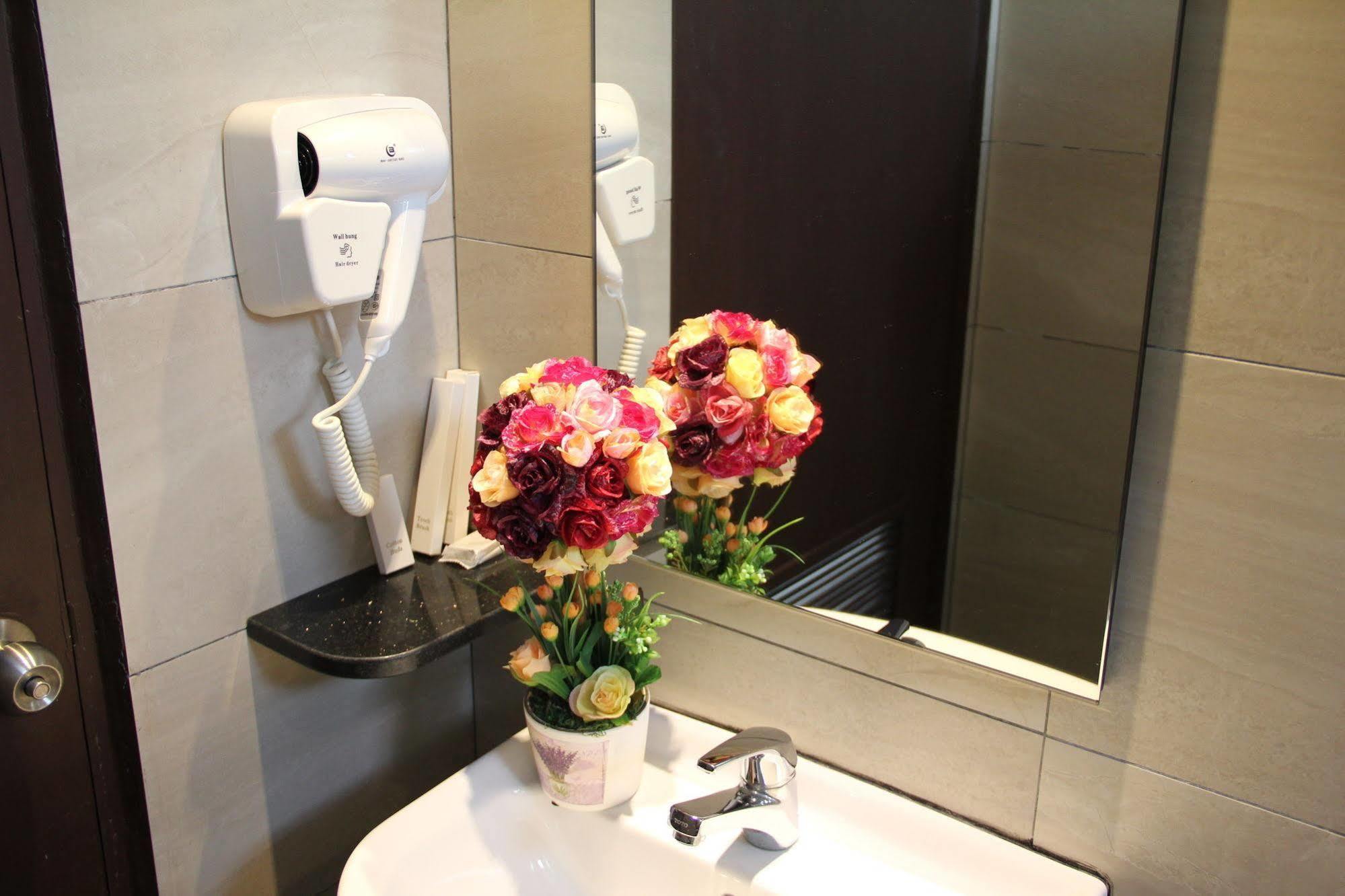 Kl Hotel Labuan Zewnętrze zdjęcie