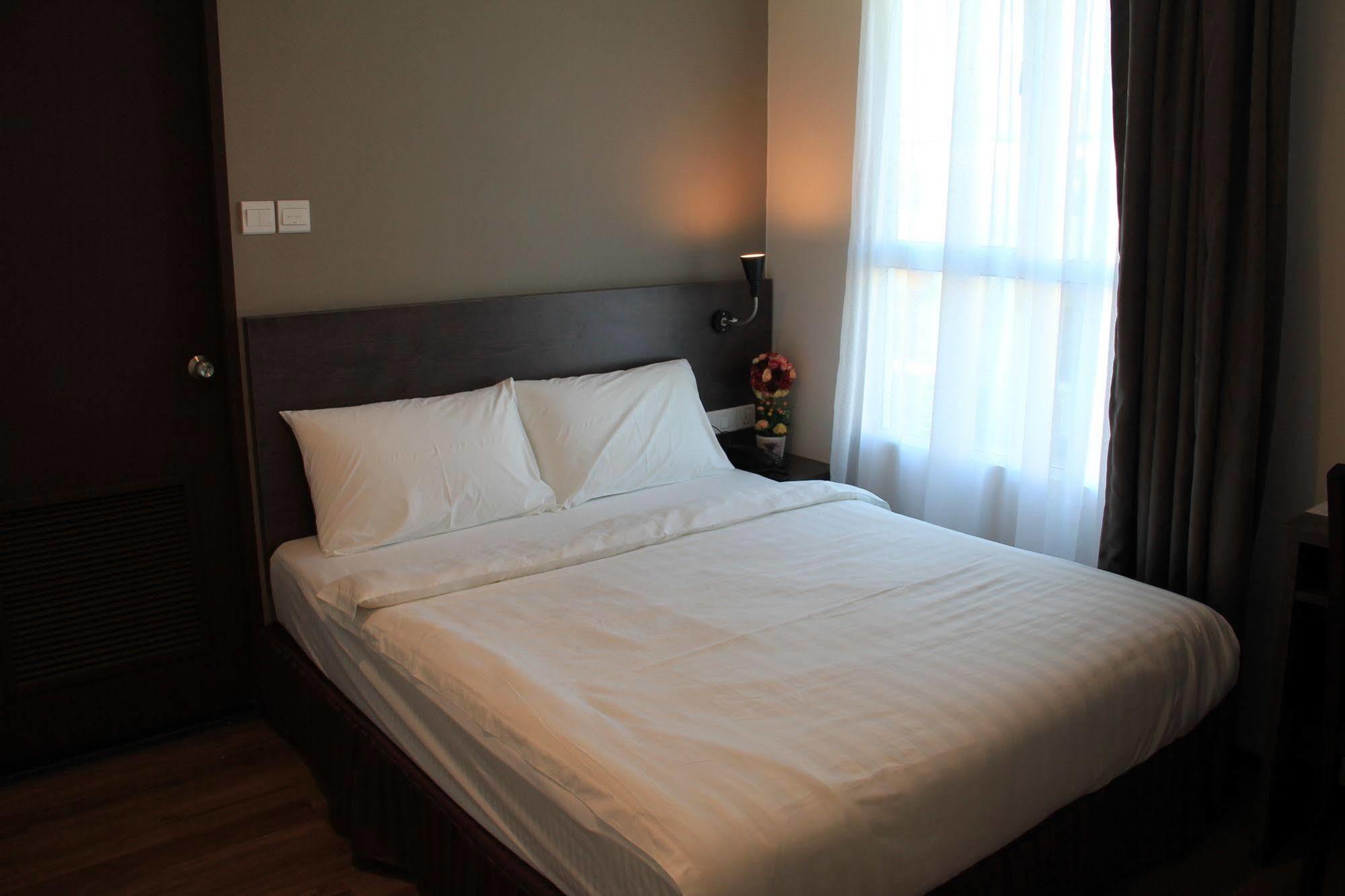 Kl Hotel Labuan Zewnętrze zdjęcie