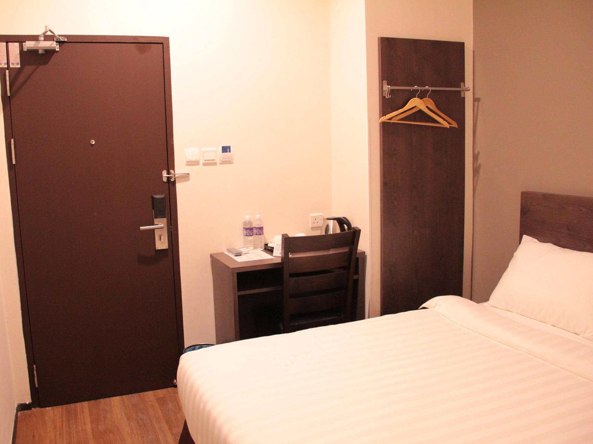 Kl Hotel Labuan Zewnętrze zdjęcie